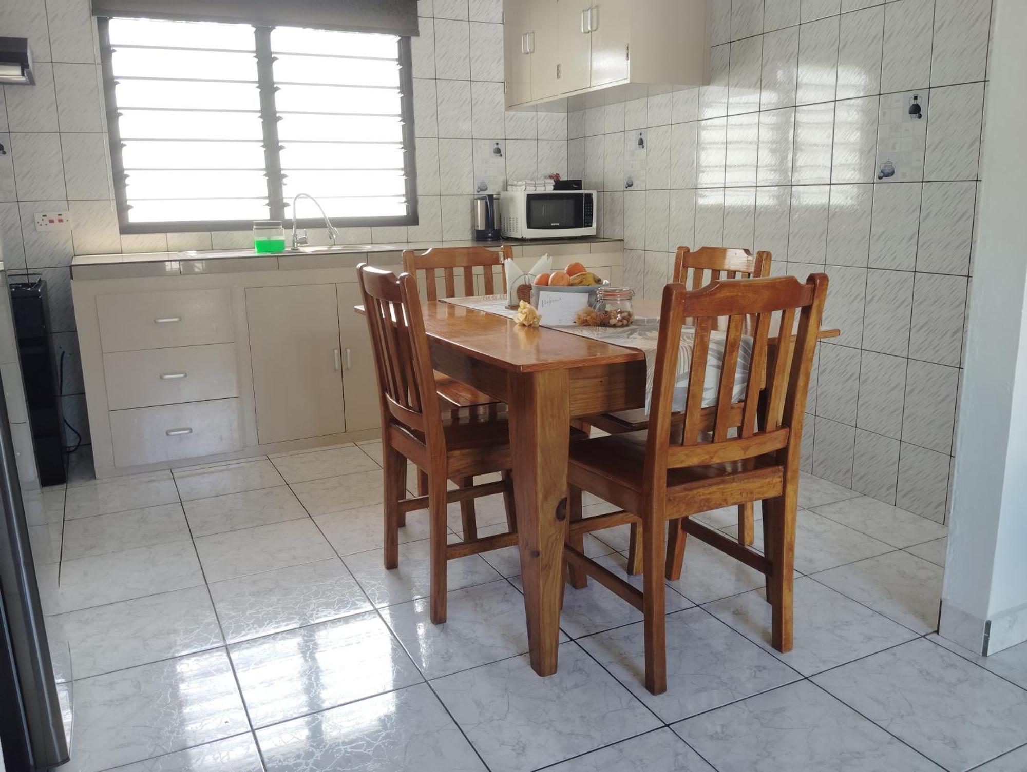 Roche Kerlan Apartman