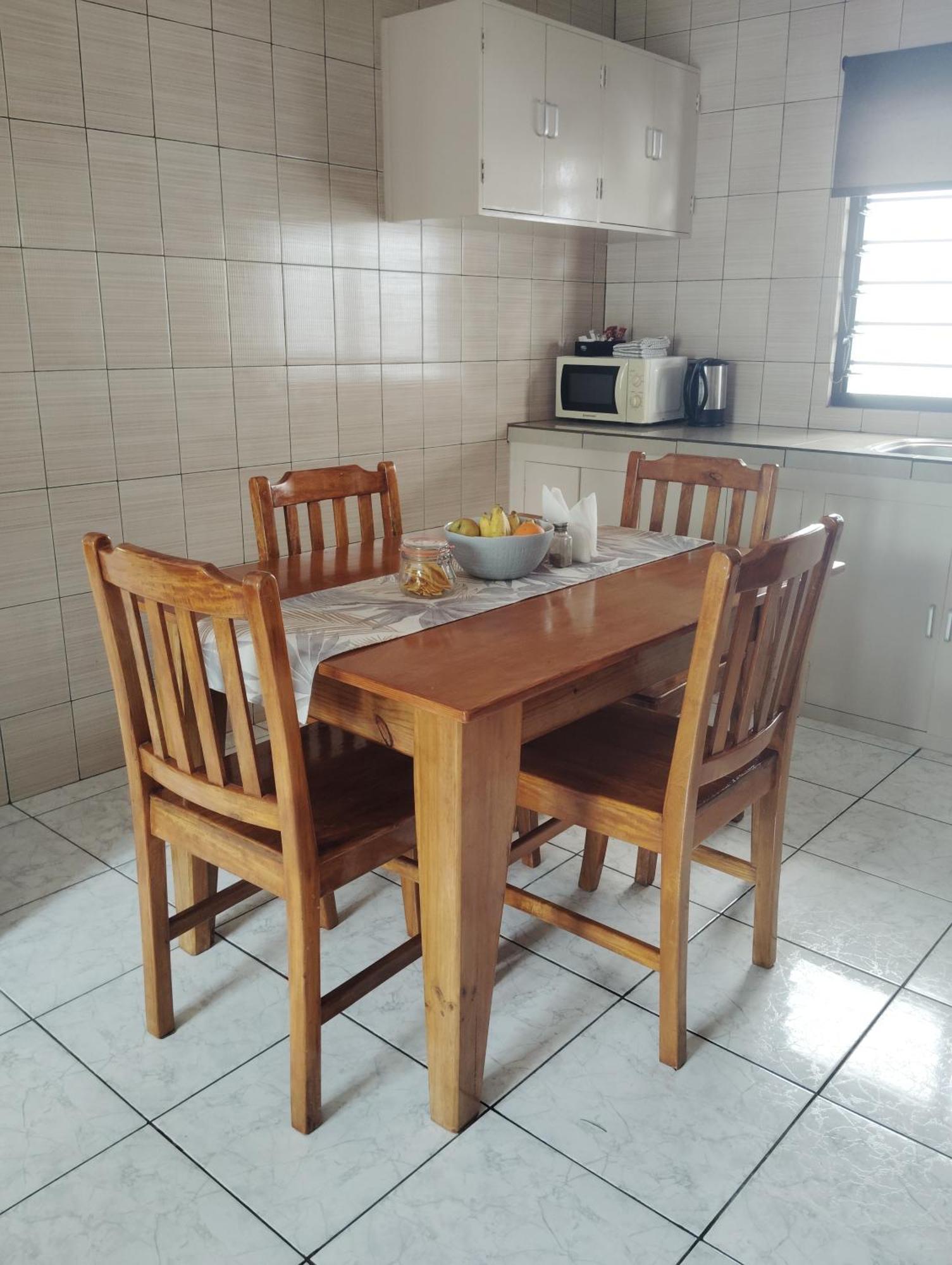 Roche Kerlan Apartman